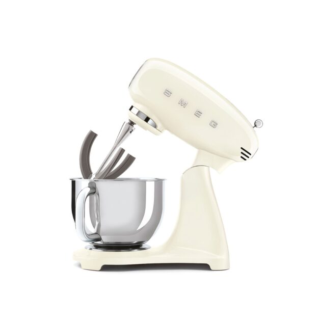 PETRIN SMEG 4.8 L CREME 800W SMF03CREU
